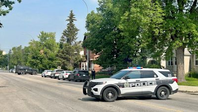 Winnipeg police reopen street after weapons investigation