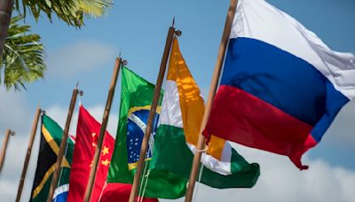 Rússia acusa EUA de tentar minar secretamente o avanço dos BRICS