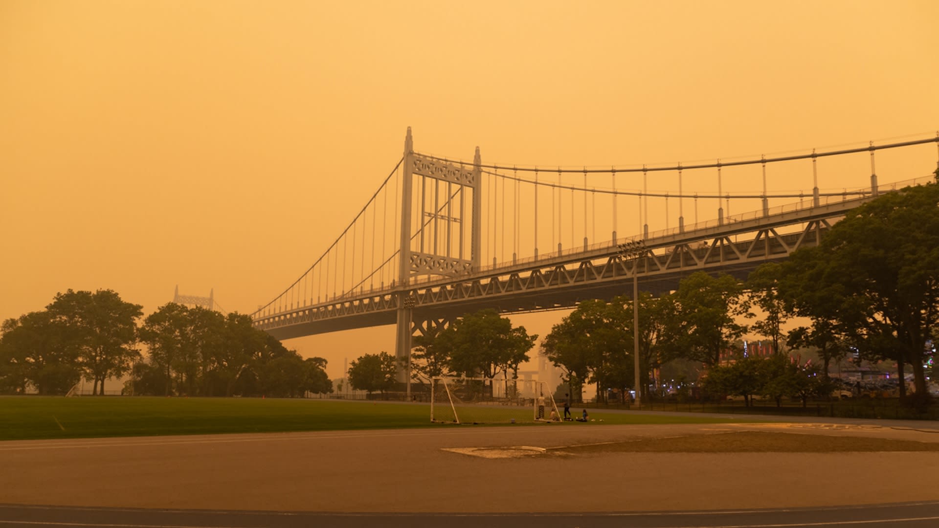 New report highlights environmental issue disproportionately affecting nearly half of New York residents: 'We've had the orange sky last year'