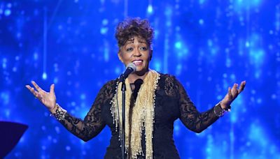 Not Again! Anita Baker Leaves a Stadium Full of Angry Fans in Atlanta ... And on Mother's Day Weekend