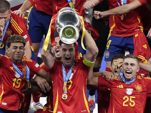 Spanish national football team returns to Madrid to celebrate Euro 2024 win