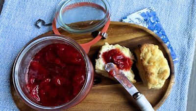 Food Made Fresh: Simple jam with fresh strawberries a delight to make