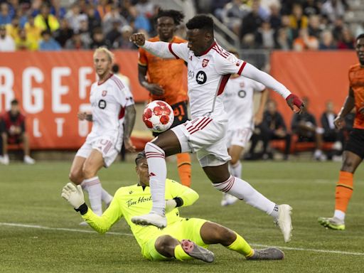 Forge defeats slumping Toronto FC in opening leg of Canadian Championship semifinal