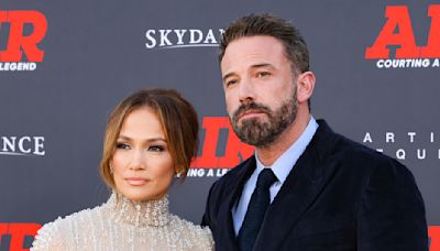 This Is Why Ben Affleck And Jennifer Lopez Are Reportedly Holding Off From Announcing Their “Official Split”