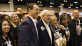 Live updates: Berkshire Hathaway annual meeting begins in earnest. Buffett's talk is main event