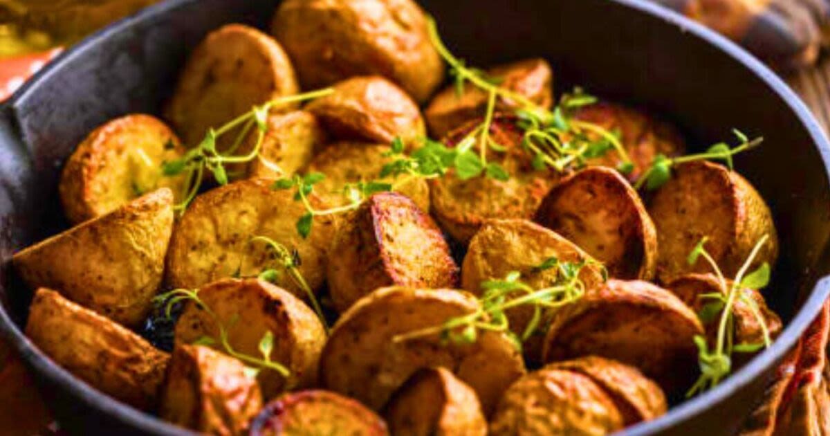 Mary Berry’s unusual tip cooking for crispy roast potatoes ‘full of flavour’