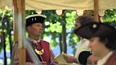 Photos: War reenactment under the Arch