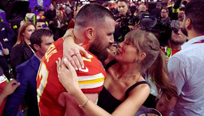 Taylor Swift's "little move" when seeing Travis Kelce goes viral