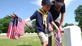 PHOTOS: Decorating Florence National Cemetery