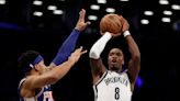 Schröder y Finney-Smith anotan 20 puntos por Nets, que vencen a diezmados 76ers