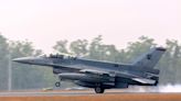 起飛不久就墜毀…新加坡空軍F-16遇「突發問題」 飛官緊急彈射逃生