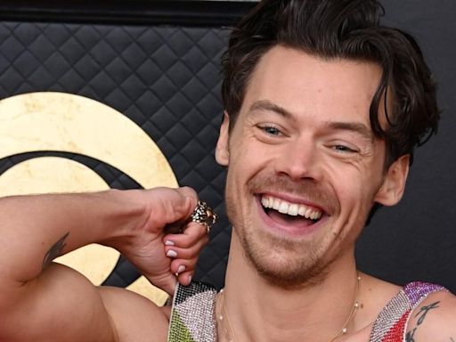 Harry Styles fans losing it after he's spotted at fast food restaurant in London