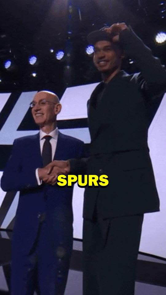 Spurs RUINED Wemby's Rookie Season | ClutchPoints