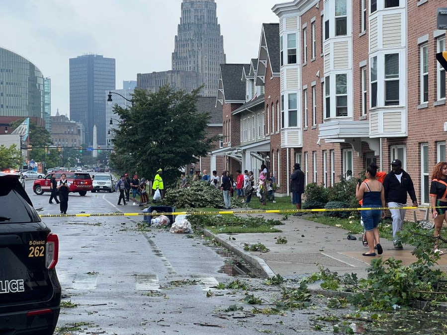 EF-1 tornado hits downtown Buffalo, NWS confirms