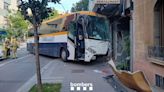 Seis heridos, uno grave, al chocar un autobús contra un hotel en Molins de Rei