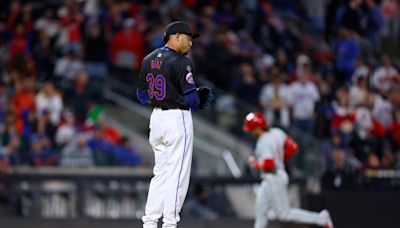 Edwin Diaz, Mets implode as Phillies take extra-innings win