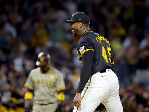 Aroldis Chapman freezes Manny Machado with record 104.7 mph fastball at 36 years old