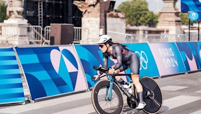 Cyclist Anna Henderson claims time trial silver on debut after battling back from two broken collarbones