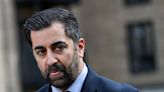 Dimite Humza Yousaf, ministro principal de Escocia, para evitar la censura del Parlamento