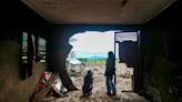 Sube a 67 el balance de muertos por las inundaciones en Indonesia