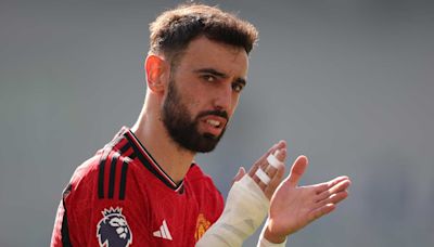 PSG reignite transfer interest in Man Utd talisman Bruno Fernandes as they look to compensate for Kylian Mbappe's exit | Goal.com United Arab Emirates