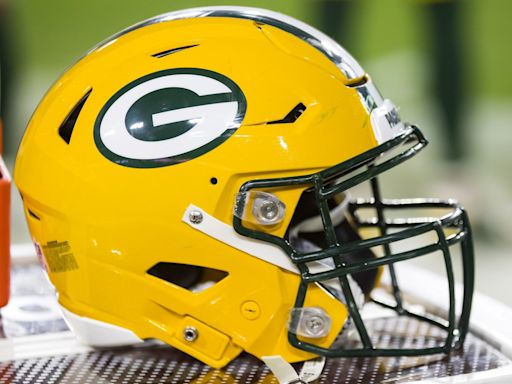 Green Bay Packers bring in veteran quarterback