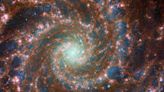 Webb and Hubble capture spectacular image of heart of Phantom Galaxy