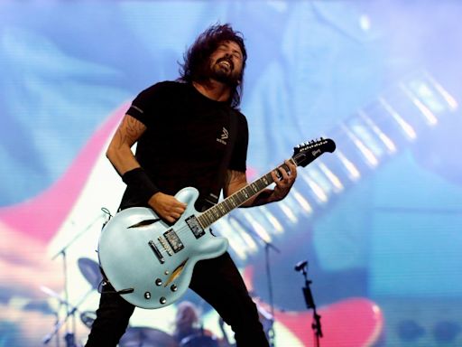 Amazon faz demissões e é criticada por show do Foo Fighters só para executivos