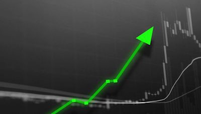 Cash Trade: Sun Pharma has given a trendline breakout after forming a short-term bottom