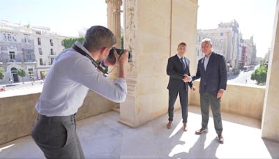 José Luis Sanz promociona la Velá de Sevilla Este con un vídeo cargado de ironía: "Habrás invitado también al alcalde de Córdoba, ¿no?"