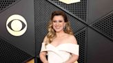 Kelly Clarkson Wore an Angelic White Gown and Brought Her Son to the 2024 Grammys