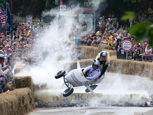 Potter and Swift racers thrill Ally Pally crowd