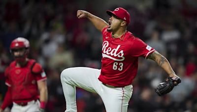 Los lanzadores boricuas Fernando Cruz y Alexis Díaz lucen en la victoria de los Reds ante los Phillies