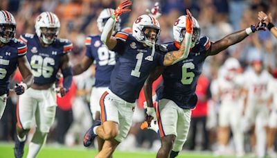 Auburn football rolls past New Mexico as Hank Brown throws for 4 TDs in first start