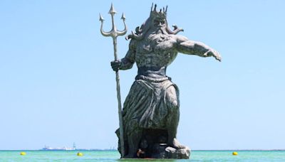 Poseidón, dios griego del mar y ríos, portador de destrucción, desata teorías por estatua en Yucatán