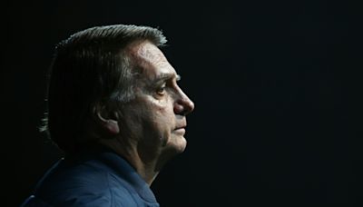 Joyas que Bolsonaro intentó desviar valen USD 1,2 millones, dice policía de Brasil