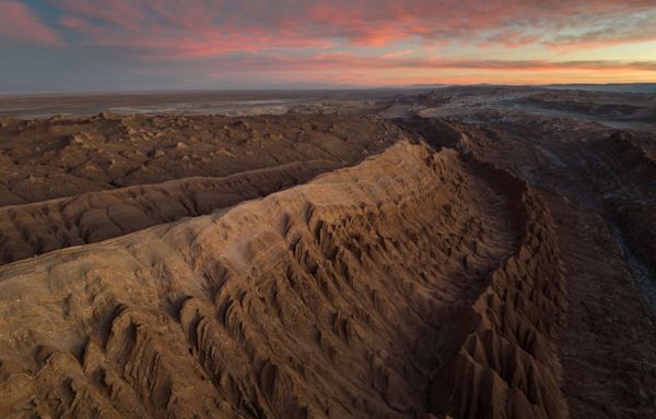 7.4-magnitude earthquake rocks Chile with tremors felt hundreds of miles away