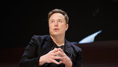 Elon Musk tries to walk back ‘go f*** yourself’ comments to woo advertisers who fled X