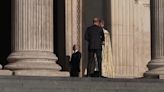 RAW: UK: PRINCE HARRY ARRIVES AT ST PAUL'S CATHEDRAL