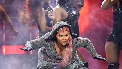 Woman says Lil’ Kim dance moves saved her life during shooting