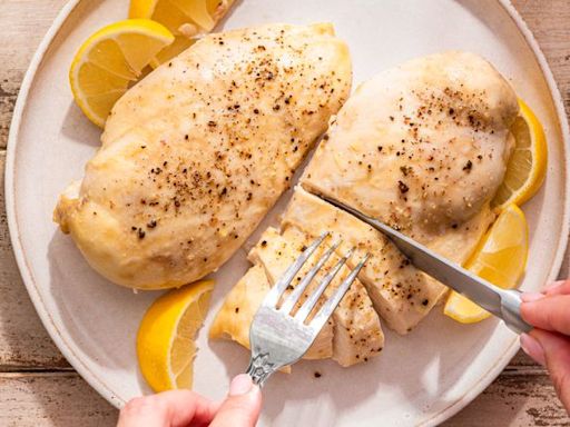 I Asked 5 Chefs the Best Way To Cook Chicken Breasts—They All Said the Same Thing