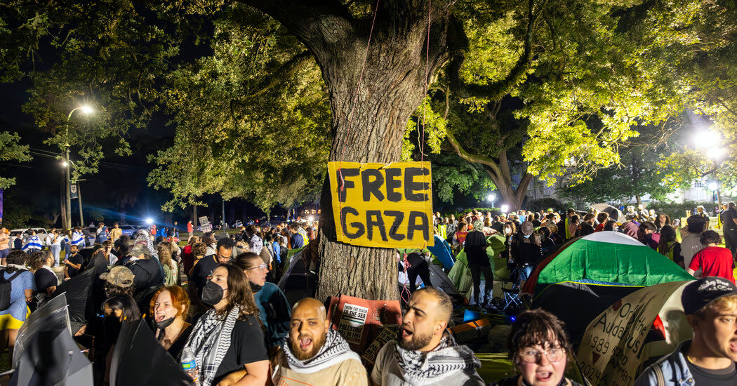 14 Protesters Are Arrested at Tulane After Police Clear Encampment