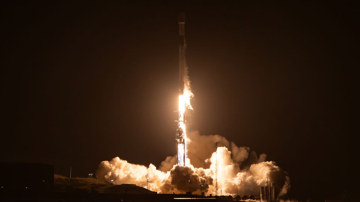 SpaceX launches 20 Starlink satellites from California