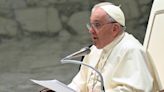 El papa plantea un "derecho a no migrar" y pide integrar a quienes huyen de la miseria