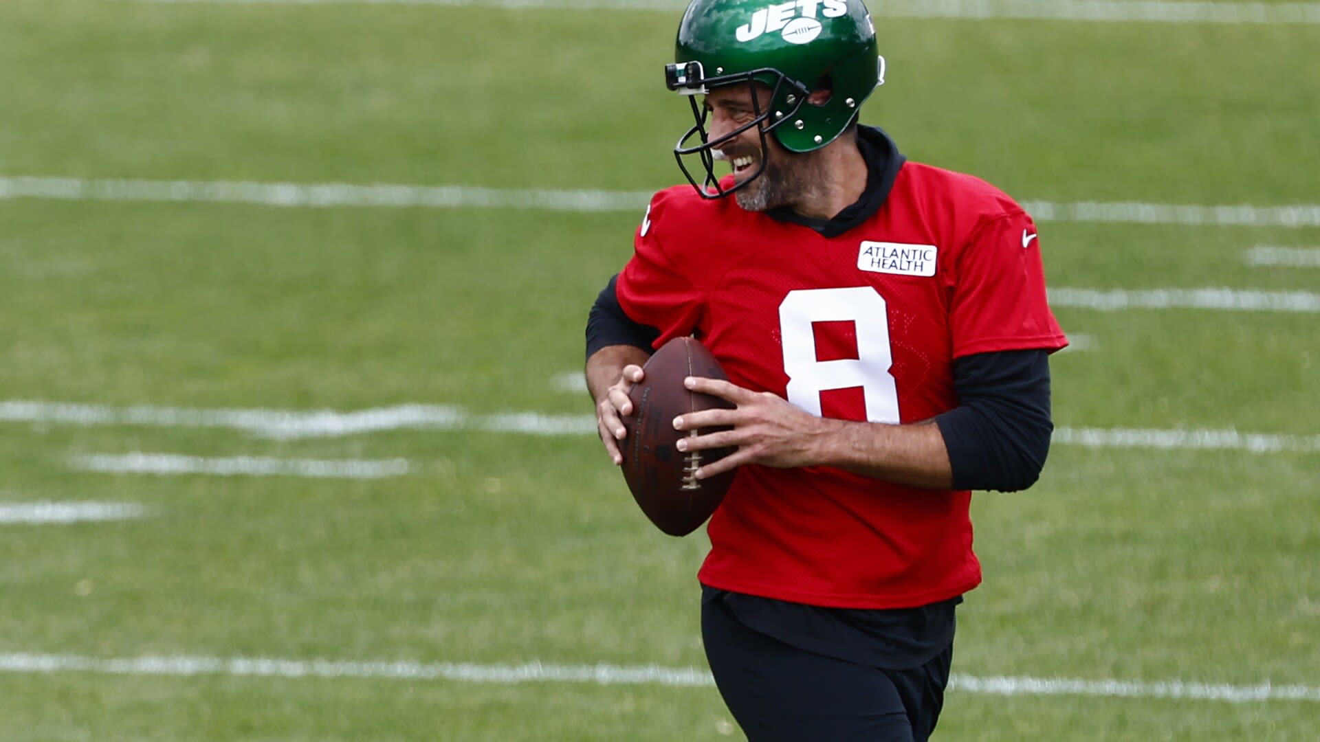 Aaron Rodgers caps first day of 2024 OTAs with Yankees game