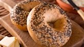 En pocos pasos prepara unos deliciosos bagels caseros para el desayuno o la cena