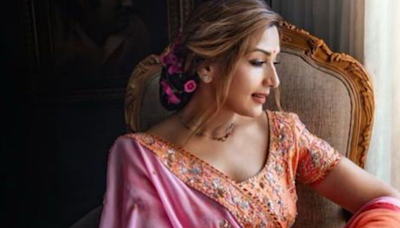 Revisiting the wedding lehenga of 90s sweetheart Sonali Bendre | The Times of India