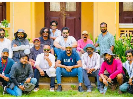 ‘Empuraan’ writer Murali Gopi shares the ‘L-Crew’ pic as the shoot progresses in Gujarat | Malayalam Movie News - Times of India