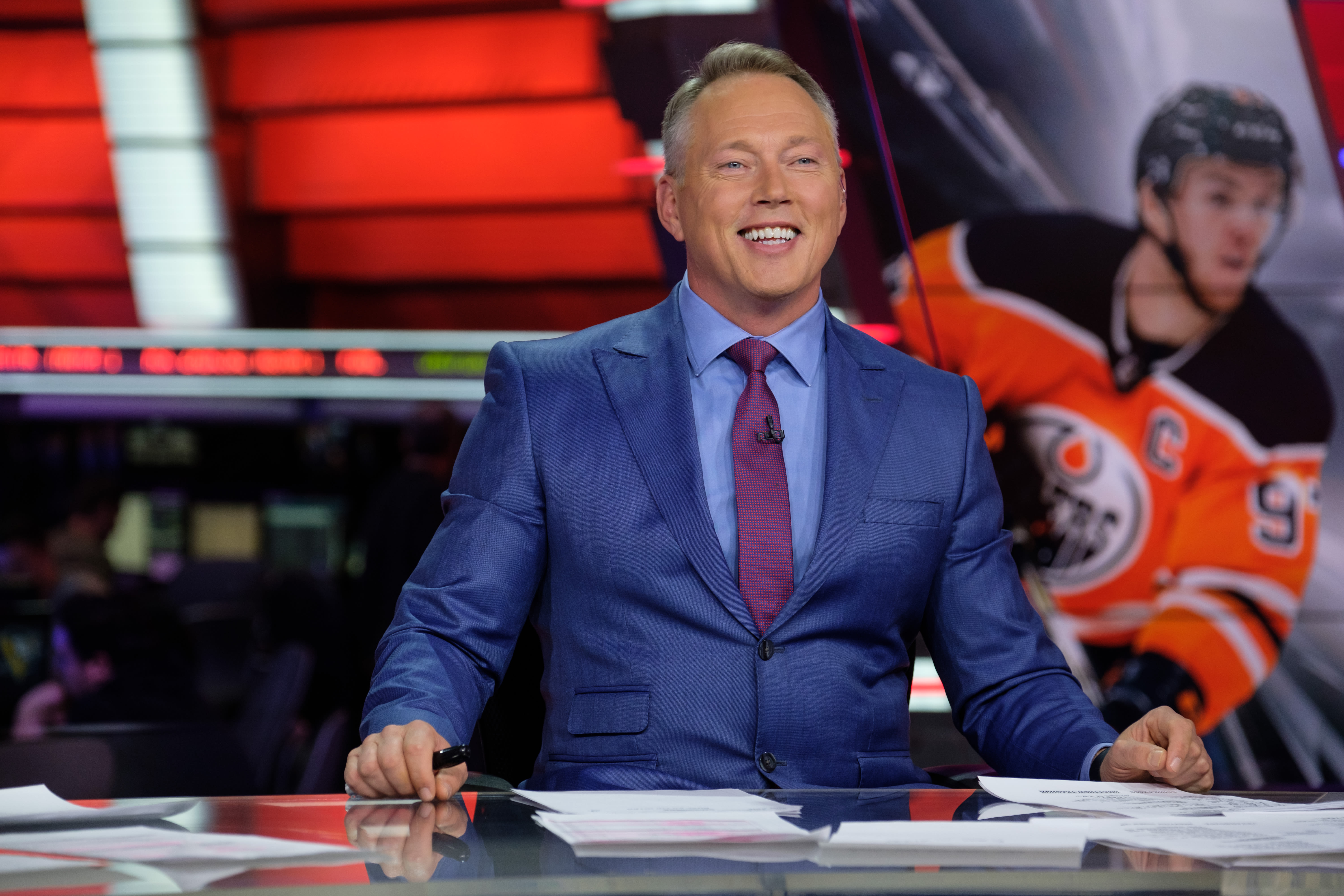‘RIP to a Canadian broadcasting legend’: Sports fans, journalists, athletes mourn the loss of TSN anchor Darren Dutchyshen