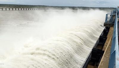 Alert sounded on Krishna riverbanks with rising water release from Basavasagar Reservoir